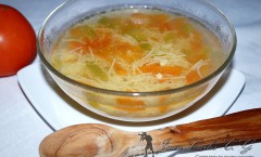 Sopa con caldo de espinacas (1)