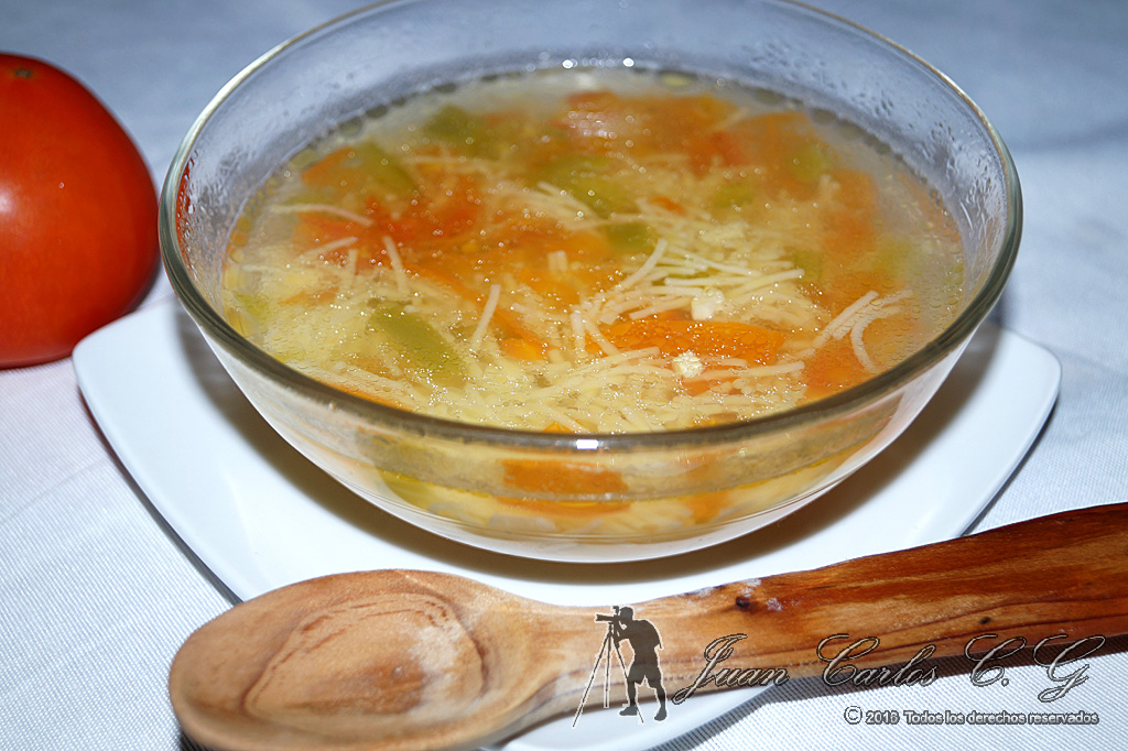 Sopa con caldo de espinacas (1)